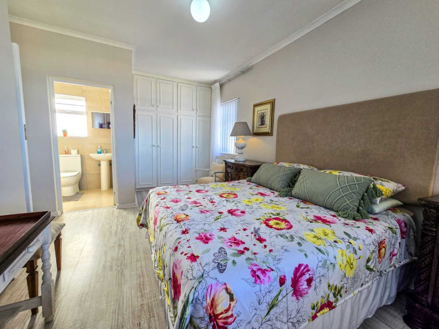 4 Bedroom Property for Sale in Jongensfontein Western Cape